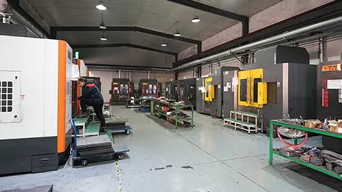 Molde-produktuen tailerrak kalitatearen oinarri sendoak eraiki ditu bere gaitasun sendoen bidez