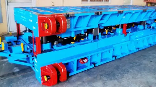 Linea automatikoko serieko moldeek automozioko estanpazio-prozesua abiadura handiko automatizaziorantz egiten laguntzen dute.